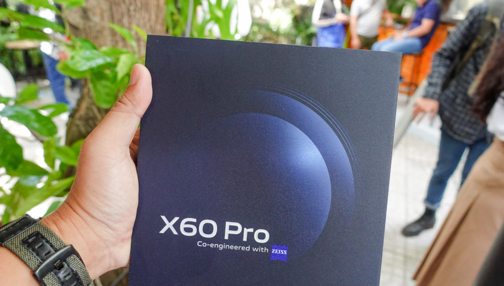 Mở hộp vivo X60 Pro: camera ấn tượng với logo Zeiss