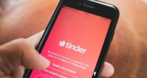 Thành viên Tinder Việt bật mí cách trò chuyện cùng phái nữ khi kết bạn trực tuyến