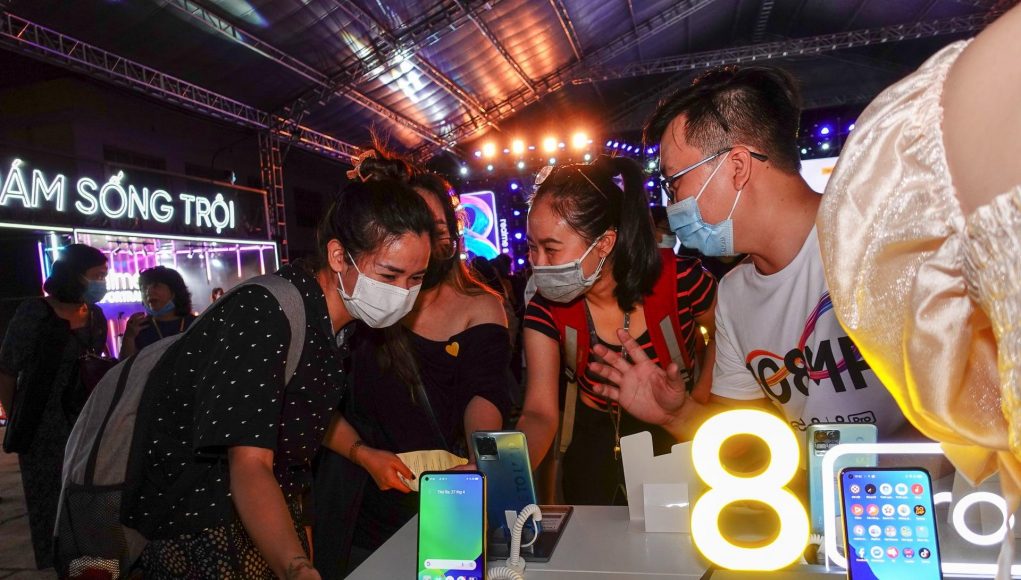 Realme công bố giá bộ đôi 8 series qua sự kiện khuấy động hoành tráng