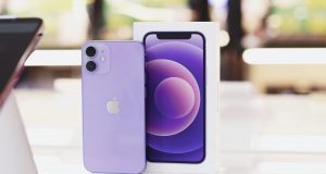 FPT Shop lên kệ iPhone 12 chính hãng màu Tím mới