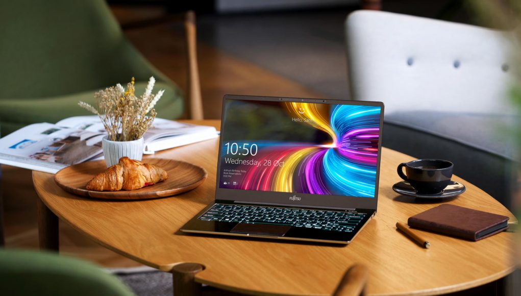 Laptop Fujitsu CH siêu nhẹ giá 26 triệu đồng