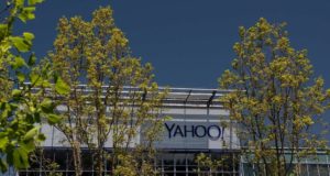 Yahoo: gã khổng lồ Internet thời kỳ đầu lại bị đem bán