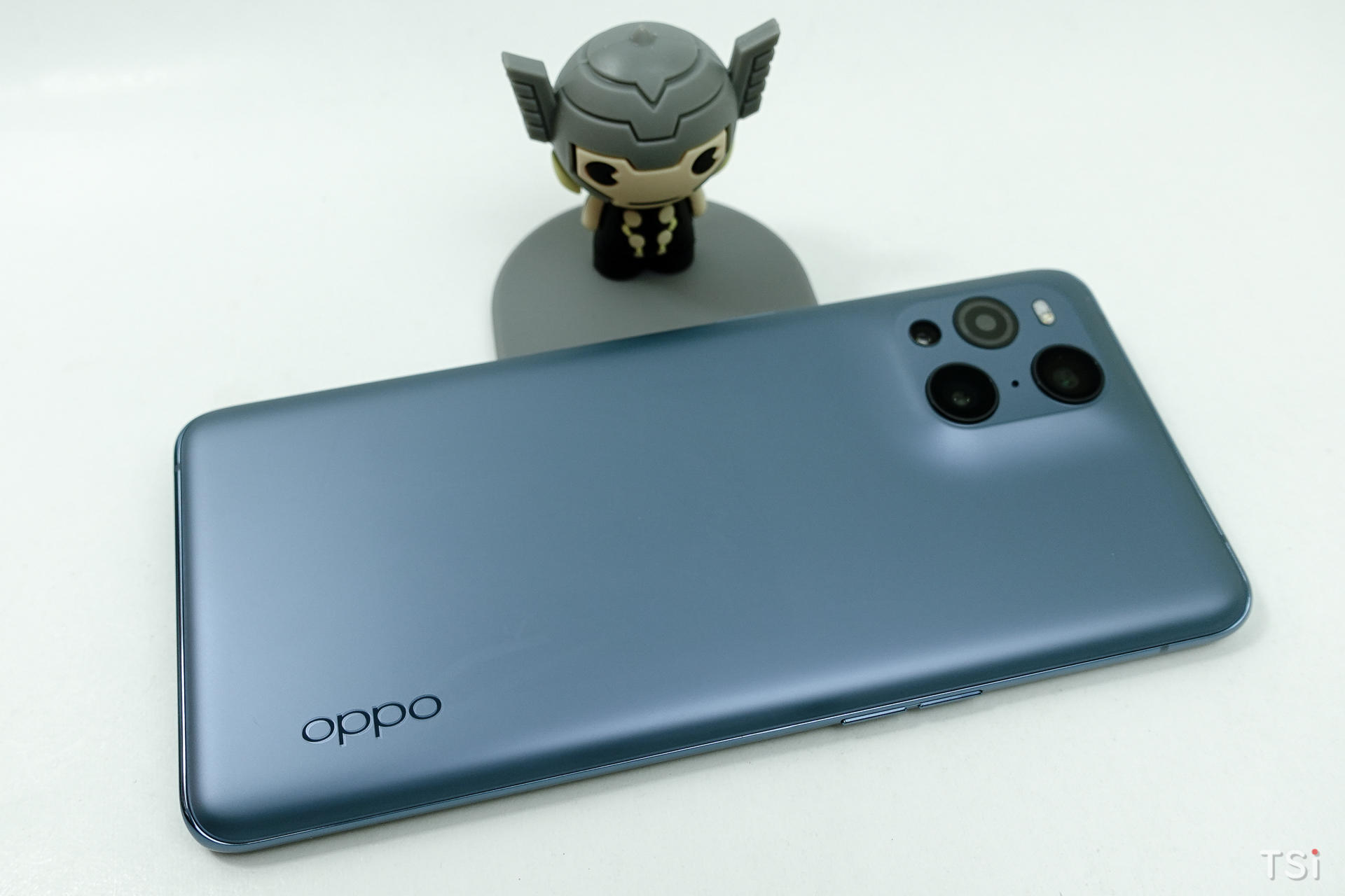 Mở hộp OPPO Find X3 Pro 5G, flagship với bộ tứ camera độc đáo nhất