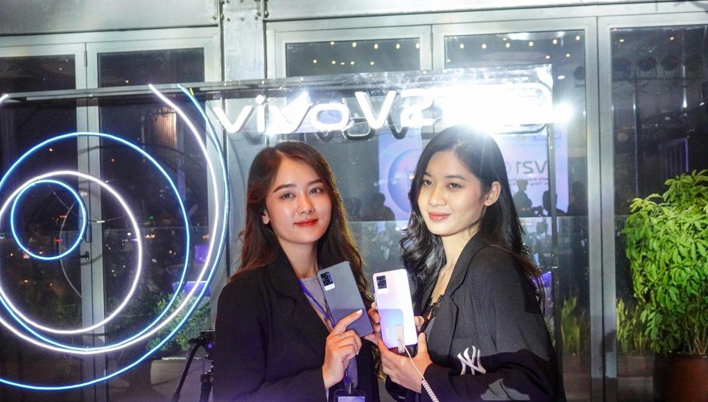 Smartphone vivo V21 5G với camera selfie 44MP có đèn Flash kép, giá 9,9 triệu đồng