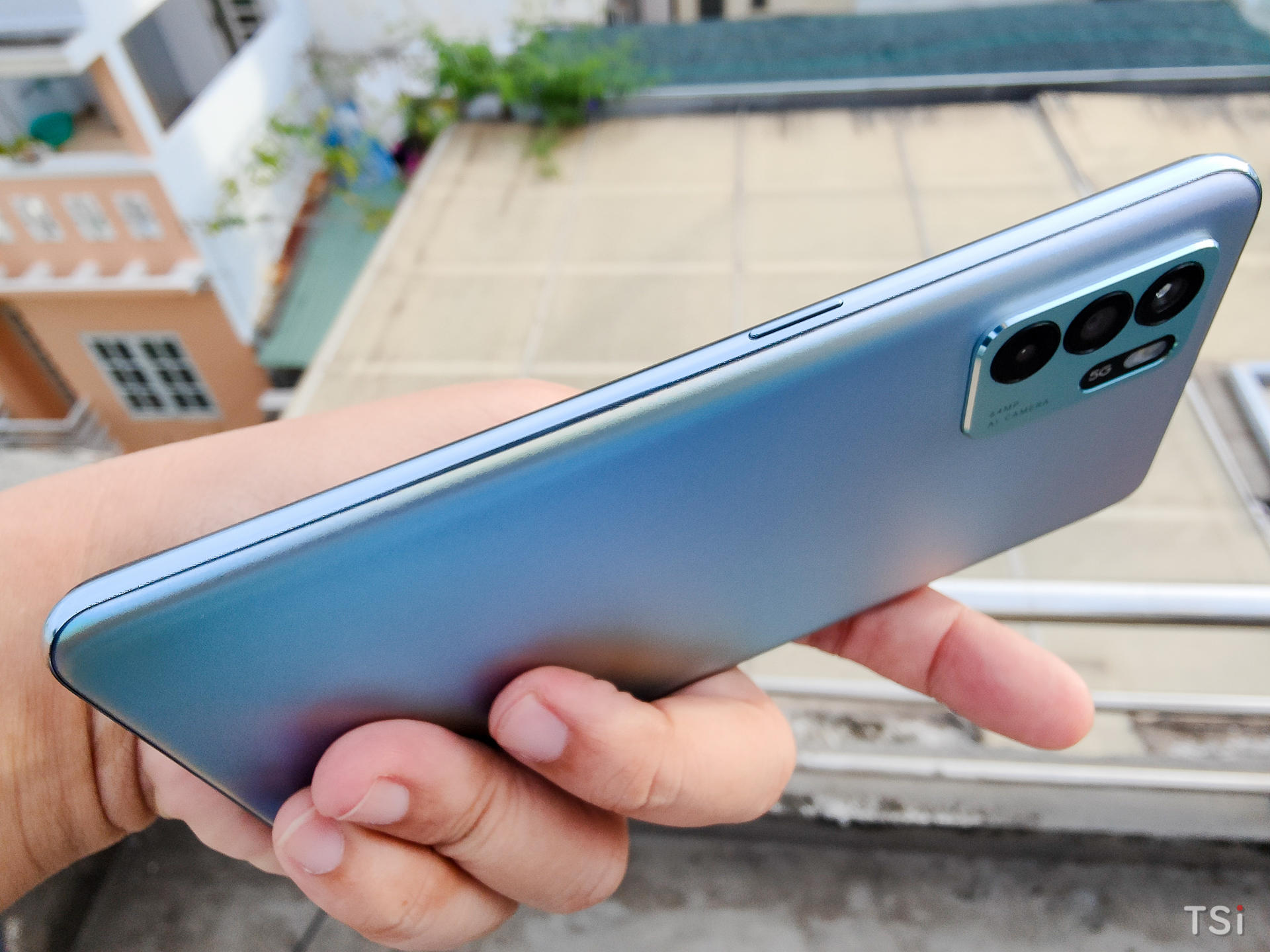 OPPO Reno6 Z 5G: mỏng nhẹ, hiệu năng tốt, chụp ảnh tự sướng chất