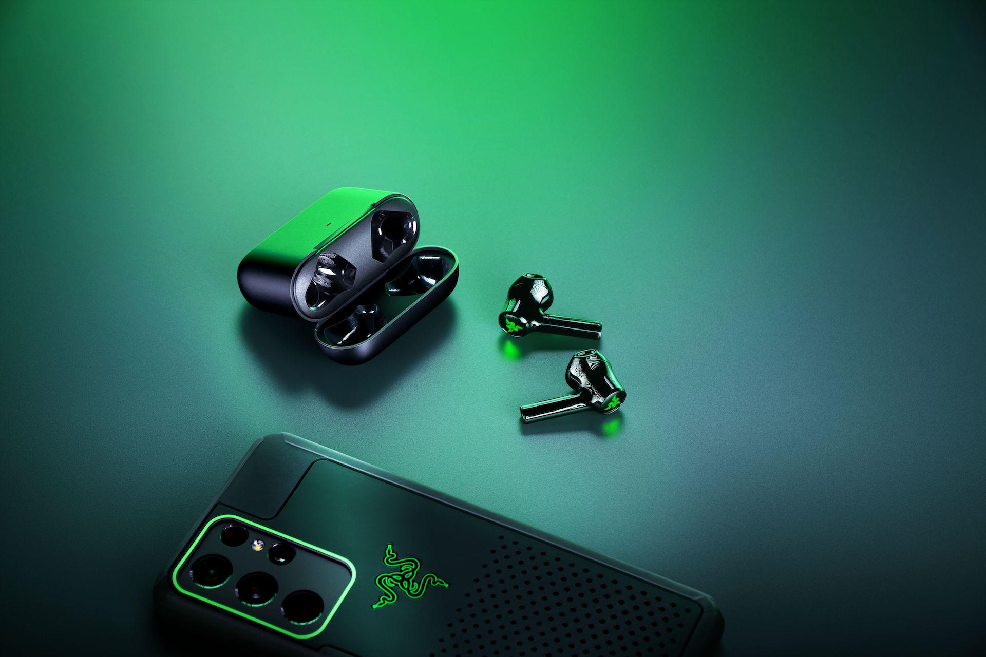 Ra mắt tai nghe earbud Razer Hammerhead True Wireless X