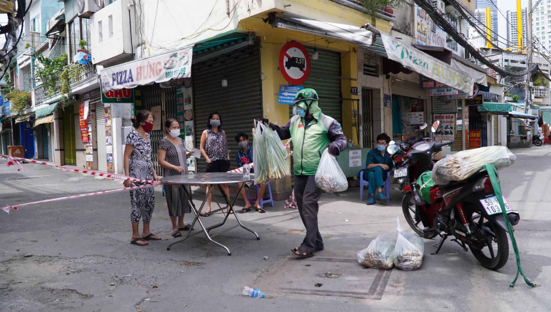 Gojek hỗ trợ 4,15 tỷ đồng tiền mặt cho các đối tác tài xế