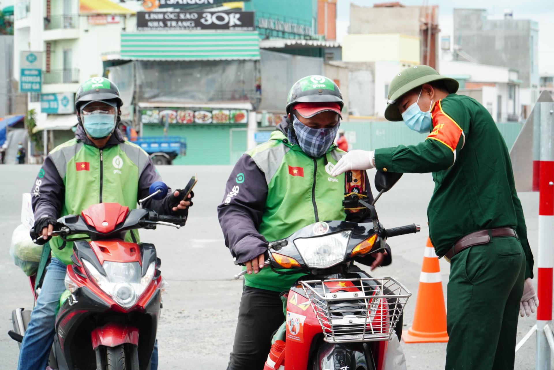 Gojek hỗ trợ 4,15 tỷ đồng tiền mặt cho các đối tác tài xế