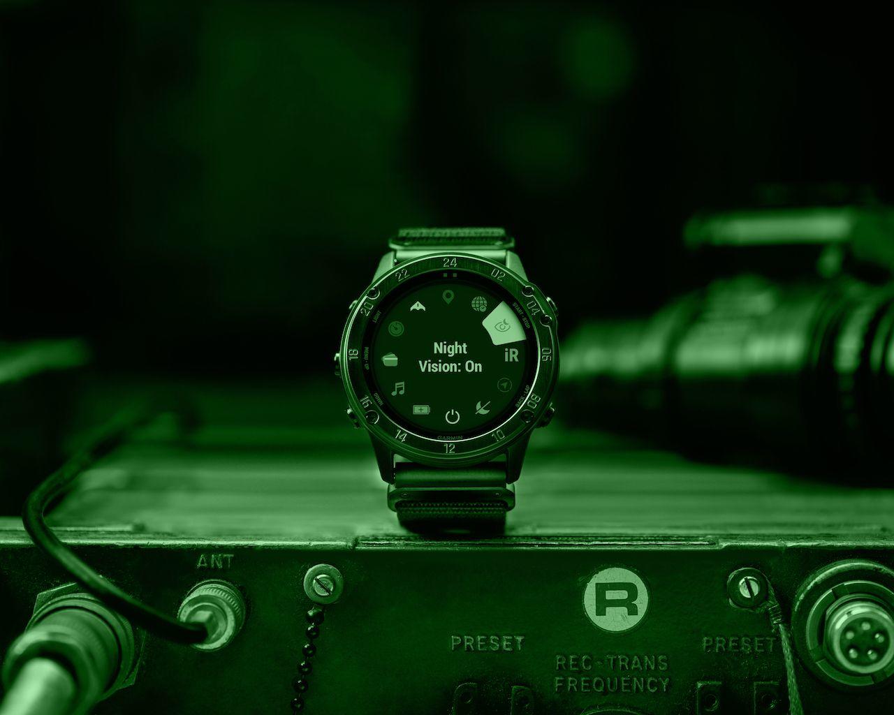 Garmin tactix Delta Solar dòng đồng hồ thông minh bền bỉ