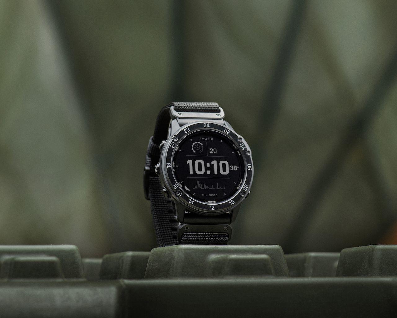 Garmin tactix Delta Solar dòng đồng hồ thông minh bền bỉ