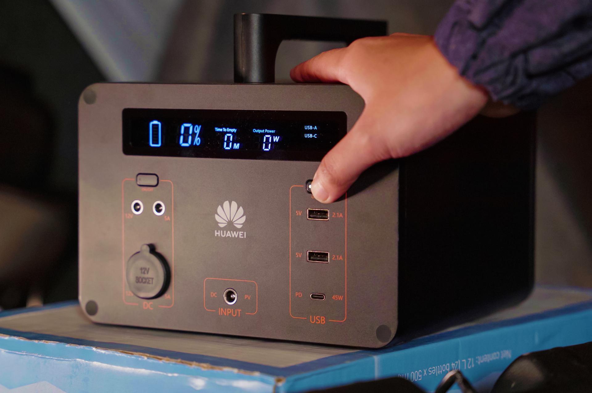 Huawei iSitePower M Mini: trạm sạc dự phòng di động thông minh cho người thích xê dịch