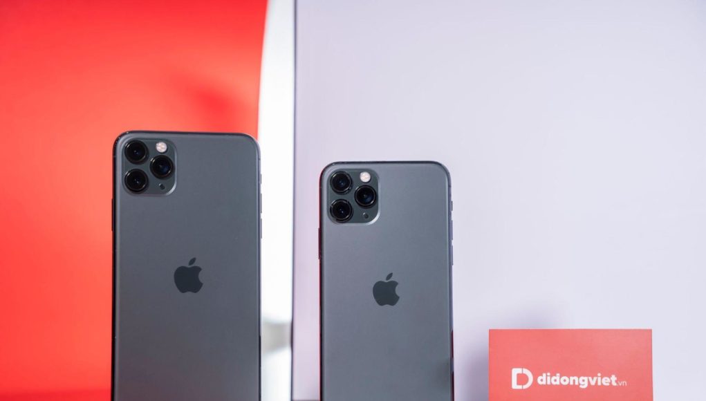 Giá iPhone 11 series về mức rẻ nhất năm, lượng khách tăng đột biến