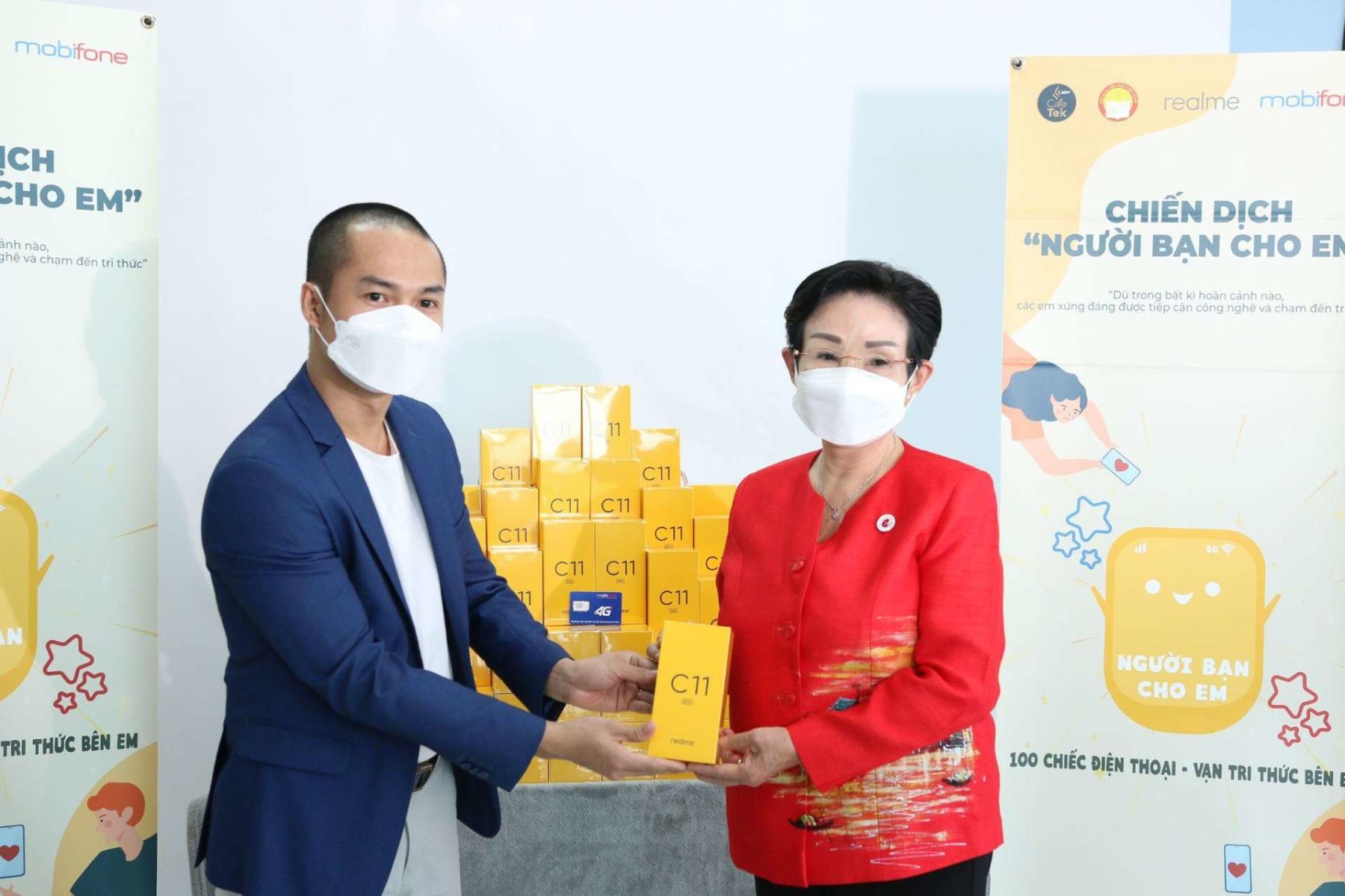 realme đồng hành cùng chương trình “Người Bạn Cho Em”.