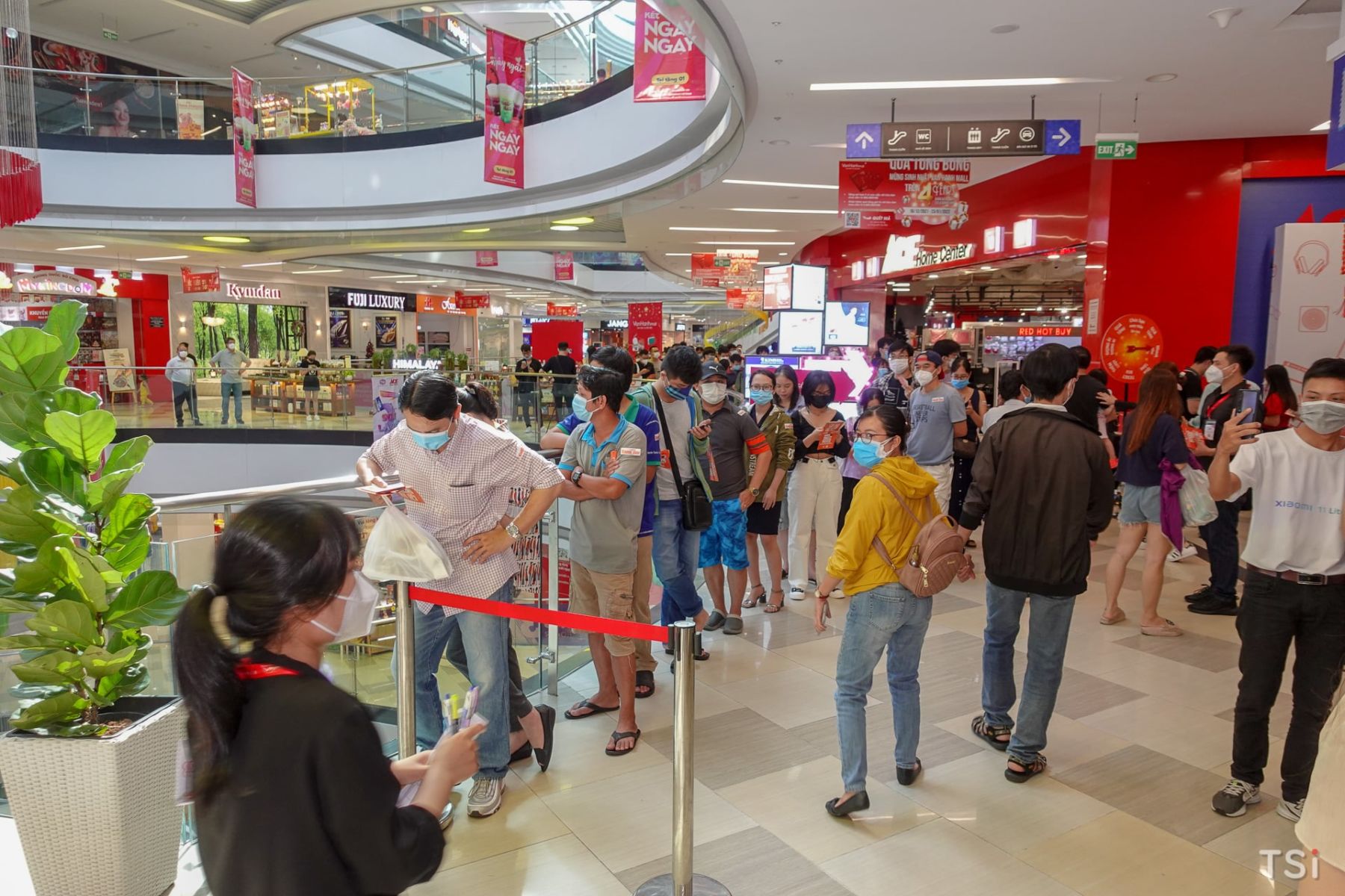 Digiworld khai trương Xiaomi Zone tại Vạn Hạnh Mall