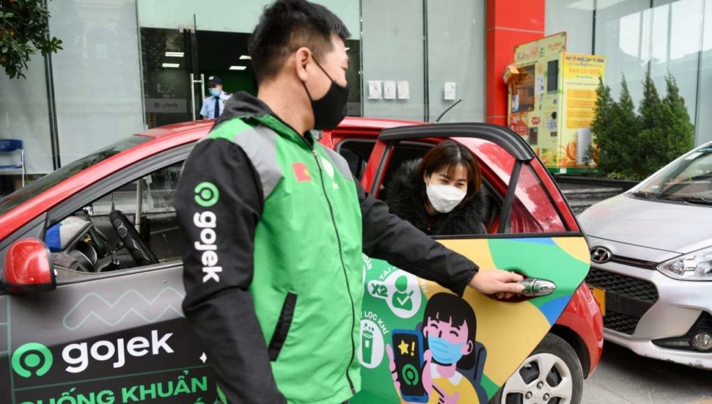 Gojek launches GoCar in Hanoi, equipping all cars with protective shields and air purifiers