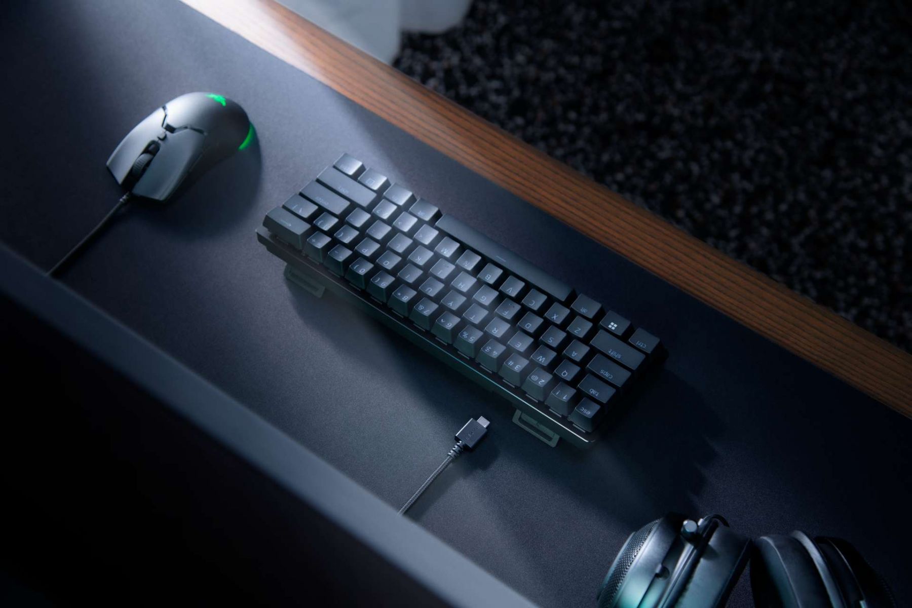 Razer ứng dụng Switch Analog trên bàn phím rút gọn Razer Huntsman Mini Analog