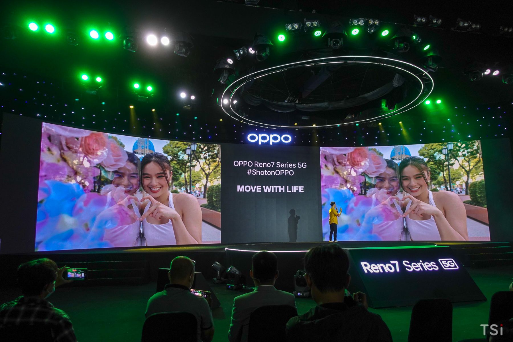 OPPO Reno7 Series 5G ra mắt, giá từ 10,5 triệu đồng