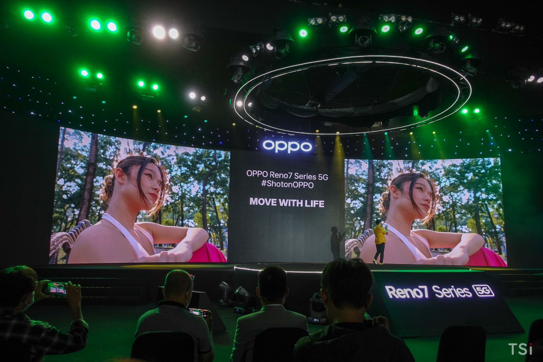 OPPO Reno7 Series 5G ra mắt, giá từ 10,5 triệu đồng