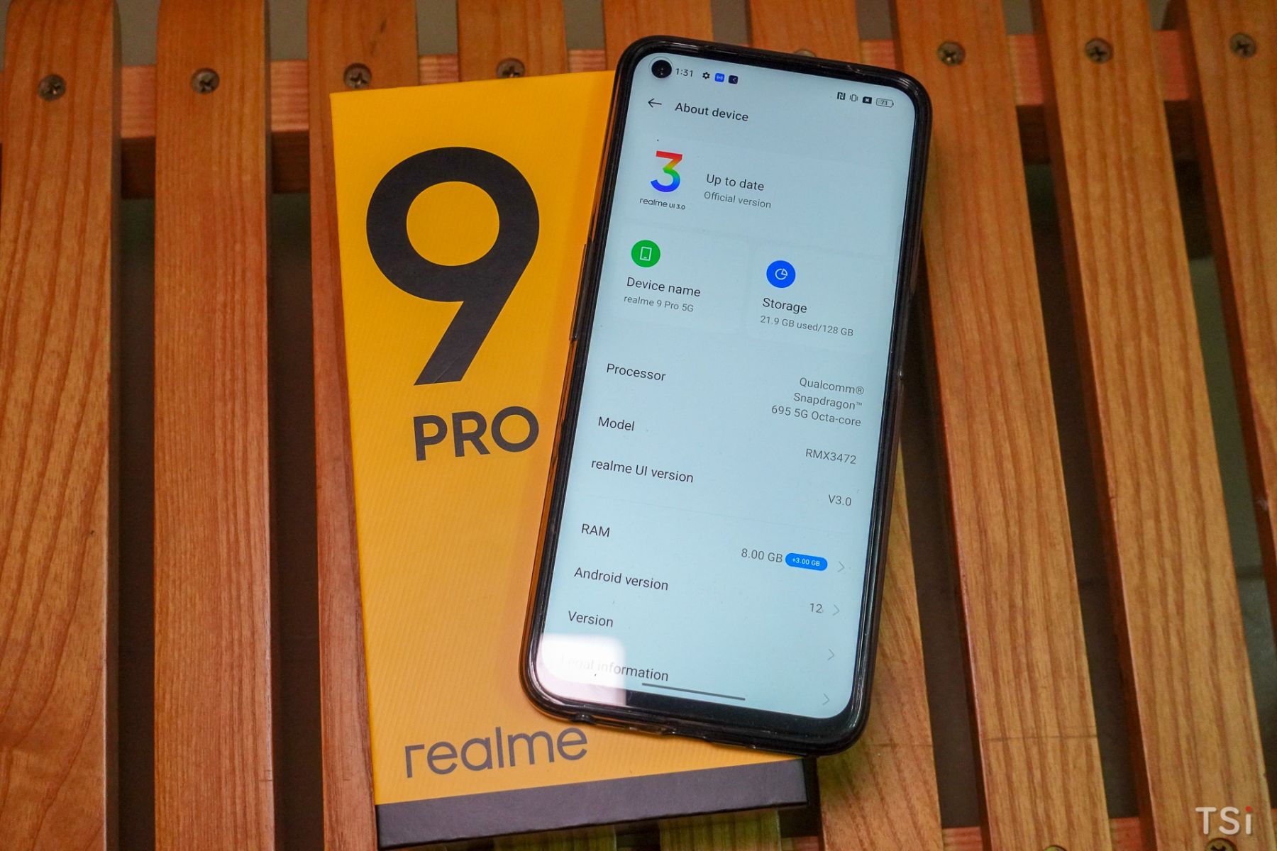 Trên tay realme 9 Pro: smartphone tầm trung ấn tượng