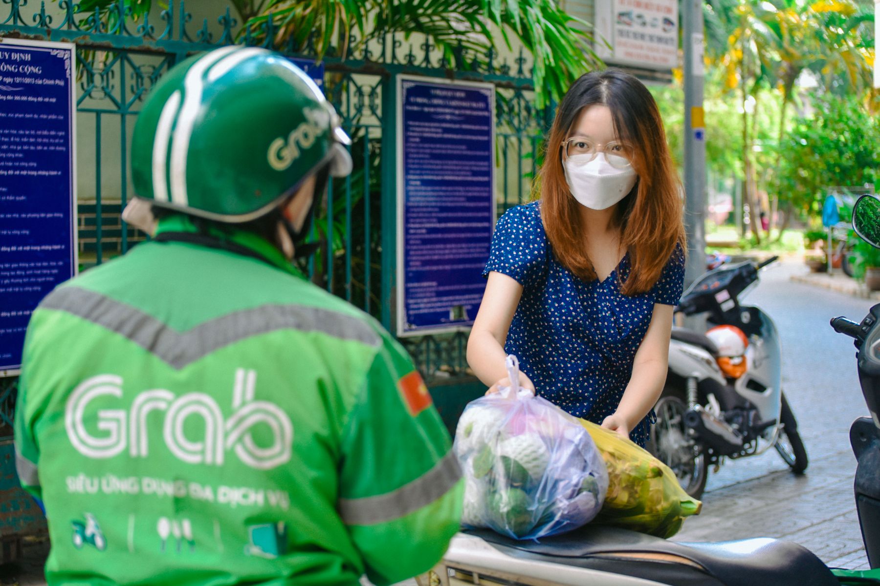 Grab tung chương trình Siêu Sale 4.4 với hàng loạt ưu đãi áp dụng cho tất cả các dịch vụ