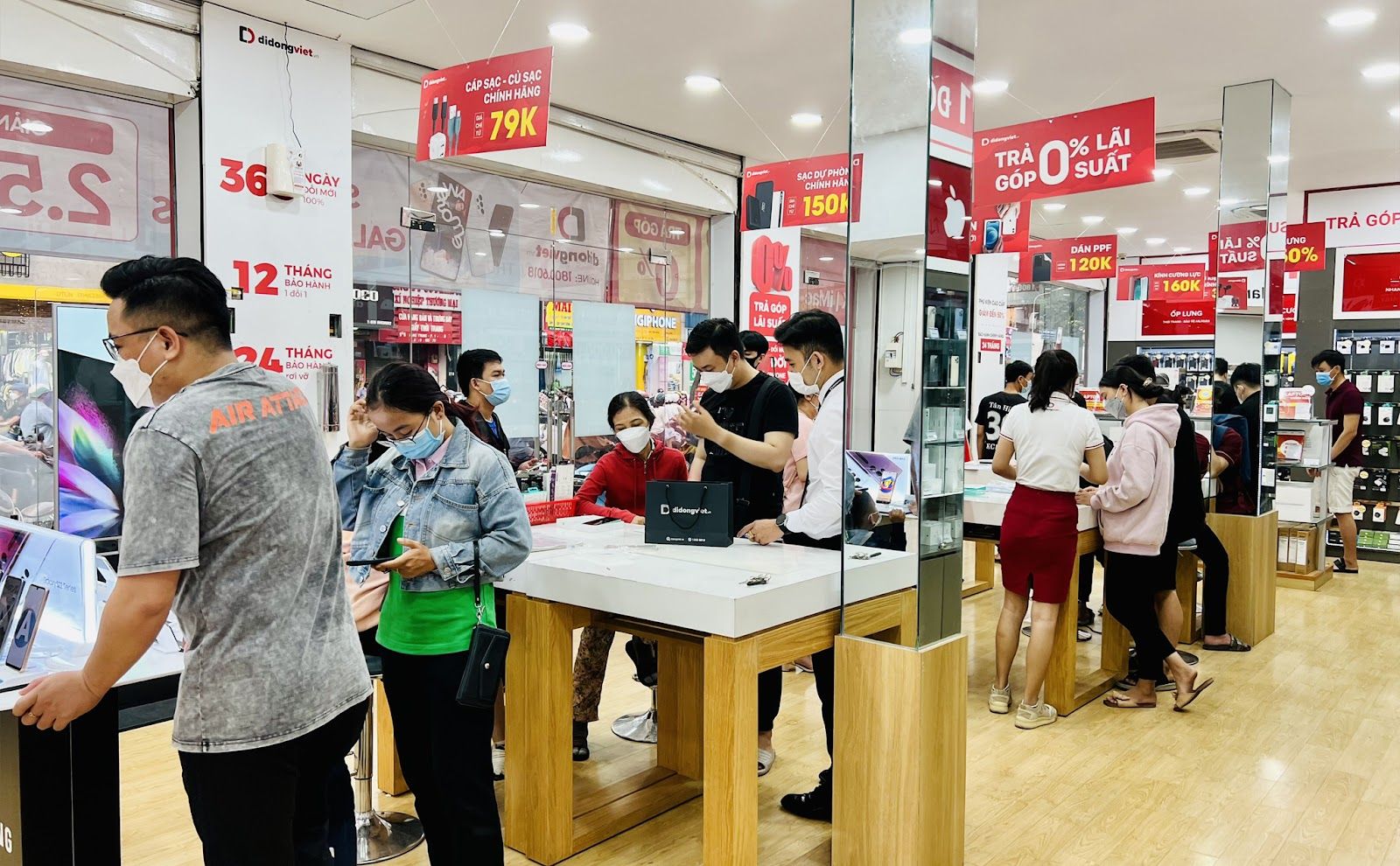 Xiaomi 12 series tặng thêm đến 3 triệu đồng, giá chỉ từ 17,99 triệu đồng