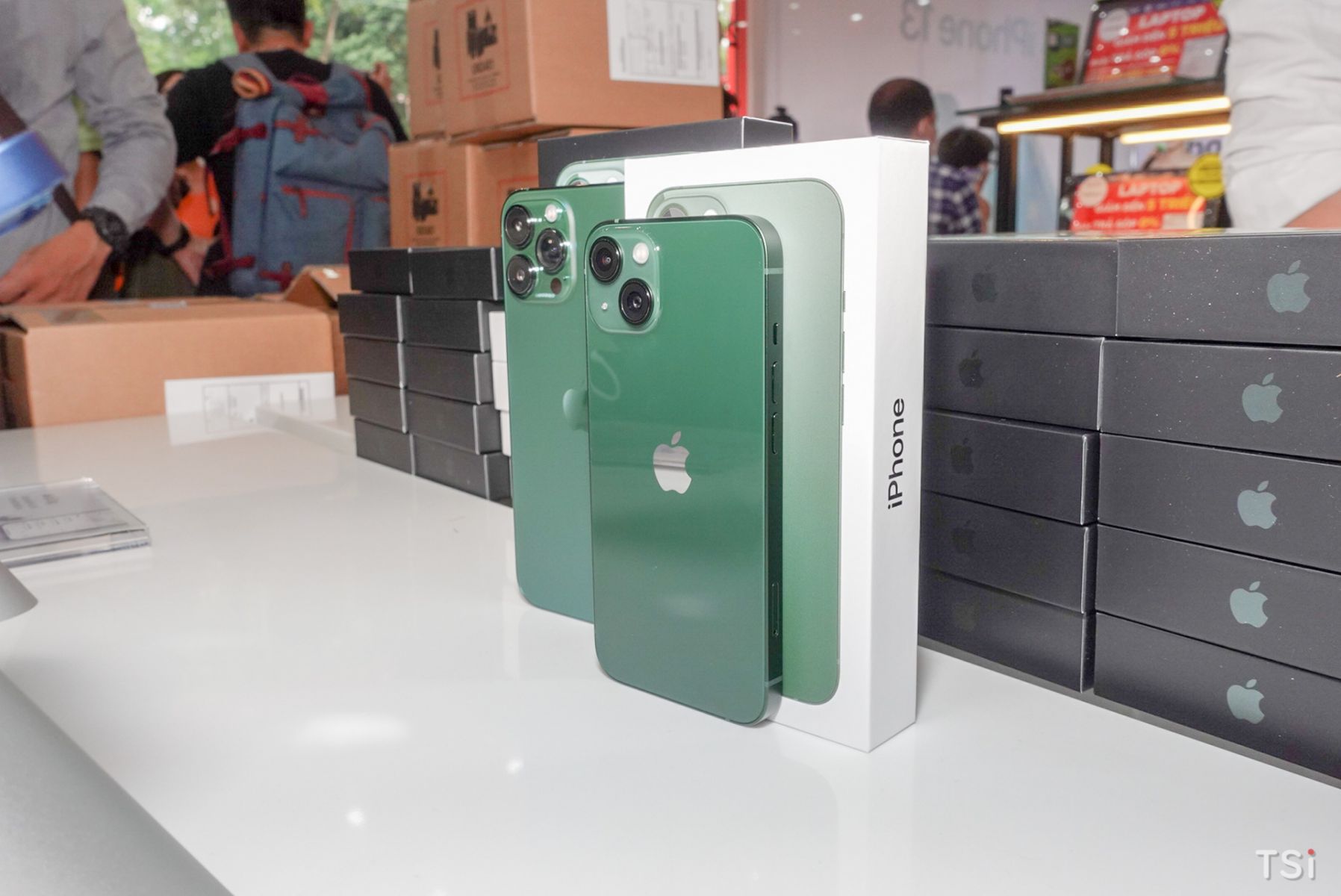 iPhone 13 Pro Max màu Xanh lá mới được mở bán sớm tại FPT Shop