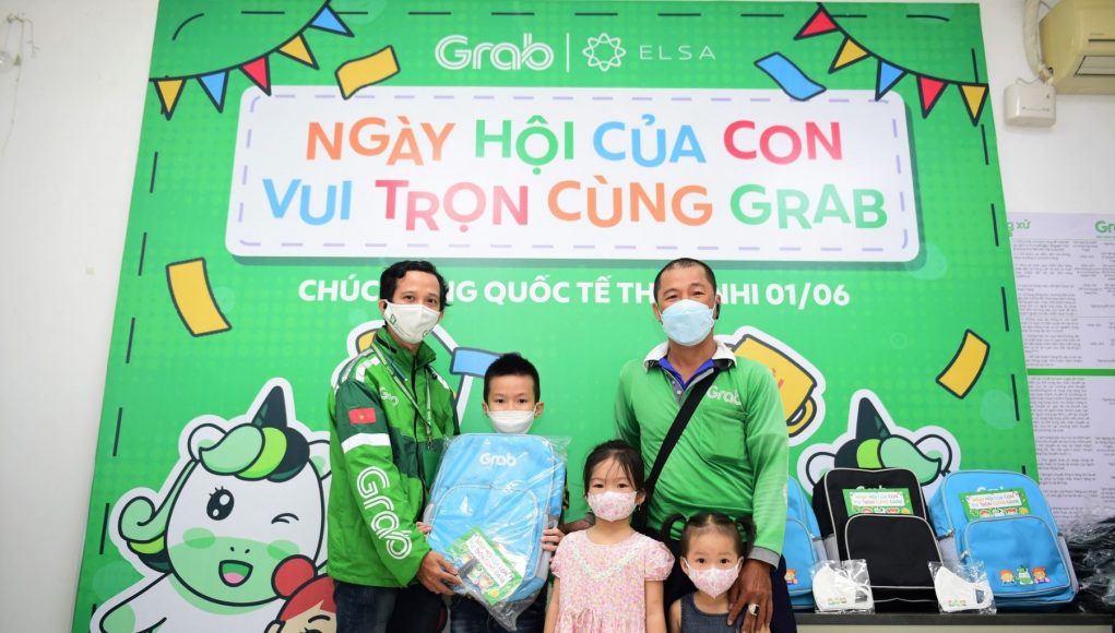 Grab trao 2.400 phần quà cho con em đối tác nhân dịp Quốc Tế thiếu nhi