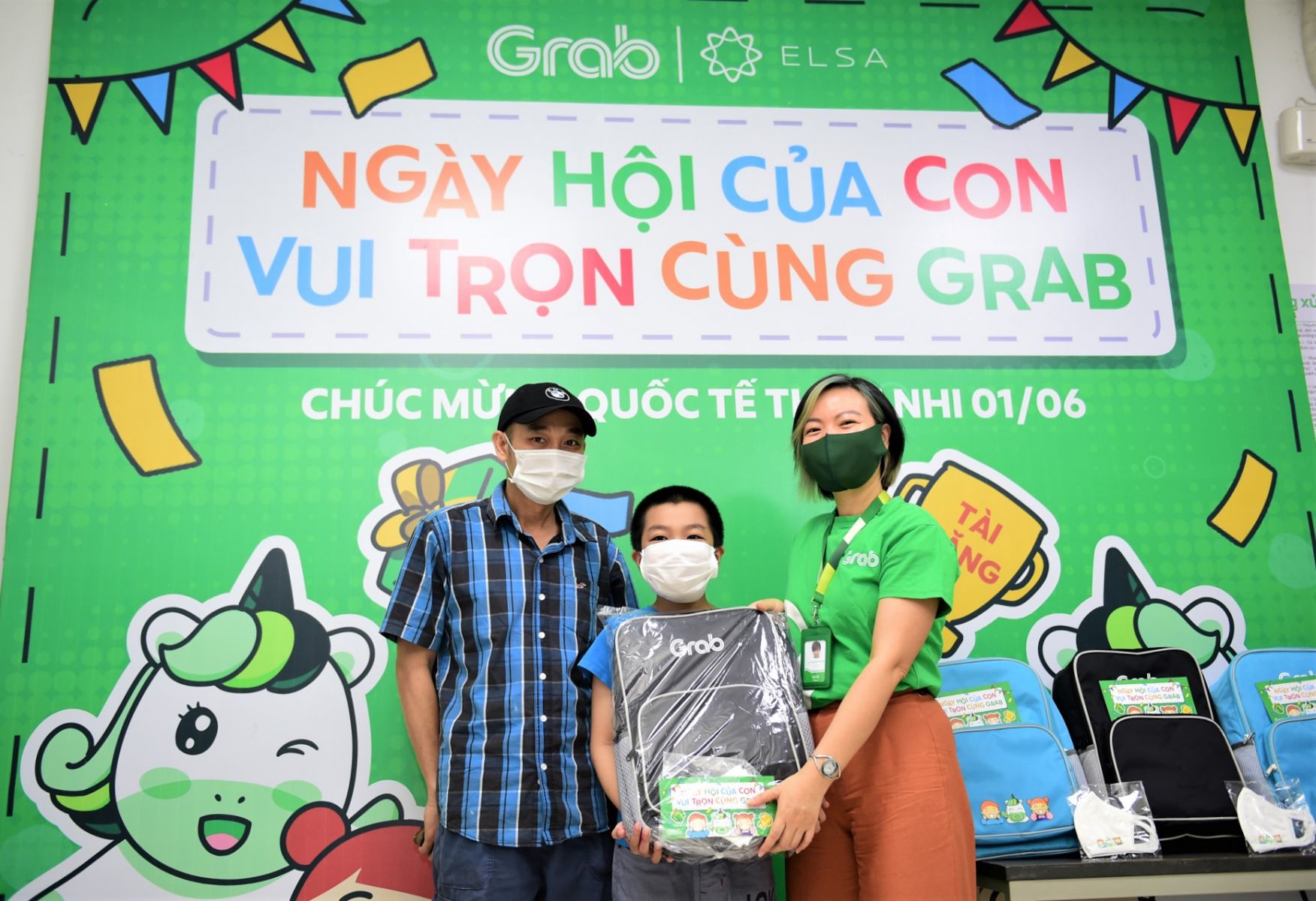 Grab trao 2.400 phần quà cho con em đối tác nhân dịp Quốc Tế thiếu nhi