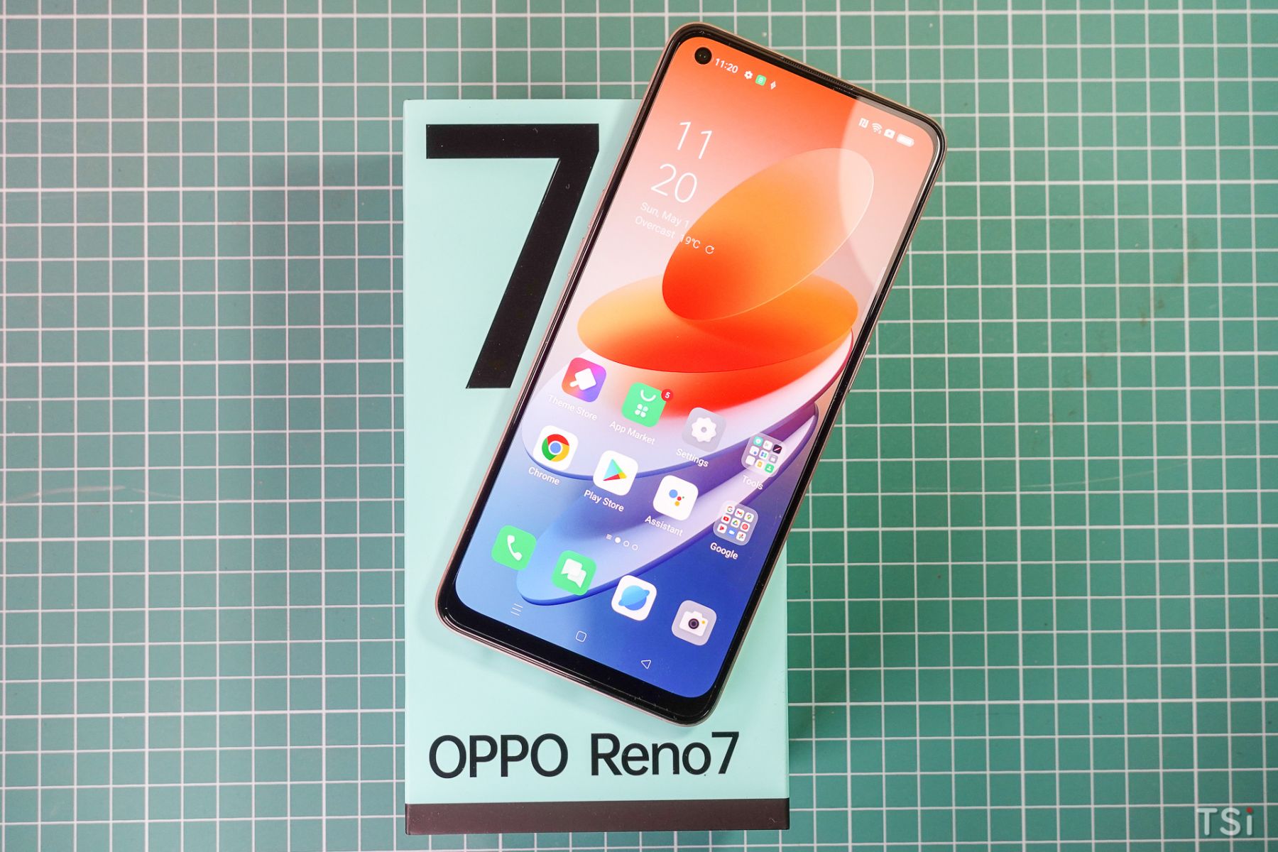 OPPO Reno7: rẻ nhưng đáng giá