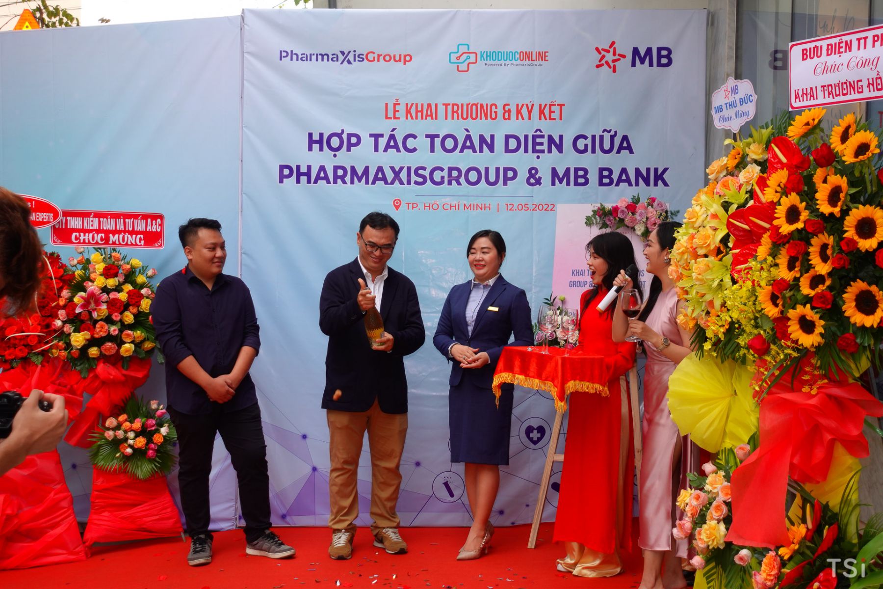 PharmaxisGroup hợp tác MB Bank, ra mắt sàn thương mại điện tử Khoduoconline