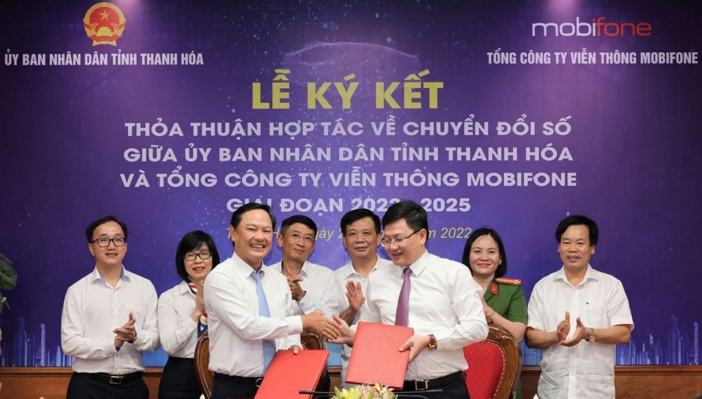 MobiFone ký thỏa thuận hợp tác chuyển đổi số với UBND tỉnh Thanh Hóa