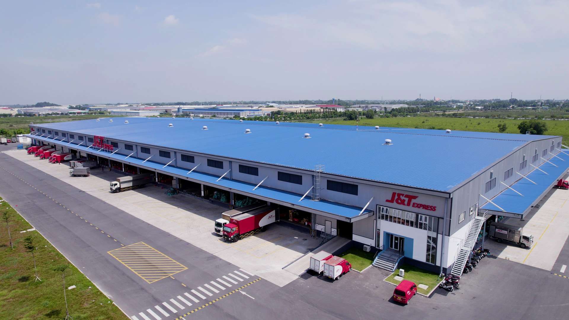 Những xu hướng đang lên của ngành vận tải và logistics ảnh hưởng đến chuyển phát nhanh ra sao?