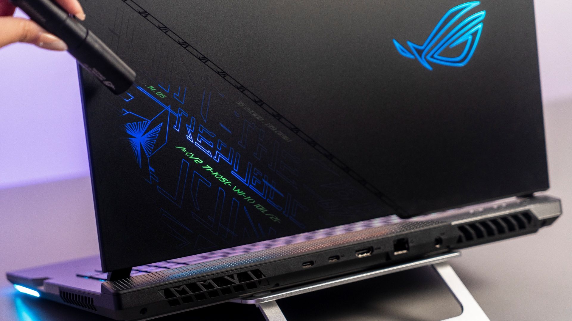 ASUS ROG Strix SCAR 17 SE: Laptop gaming Alder Lake HX đầu tiên tại Việt Nam