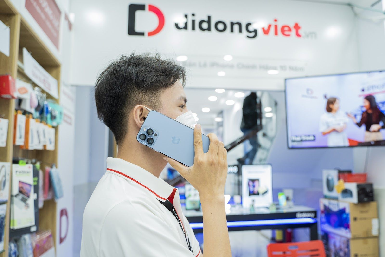 Di Động Việt giảm giá smartphone hơn 8 triệu, phụ kiện đến 65% 