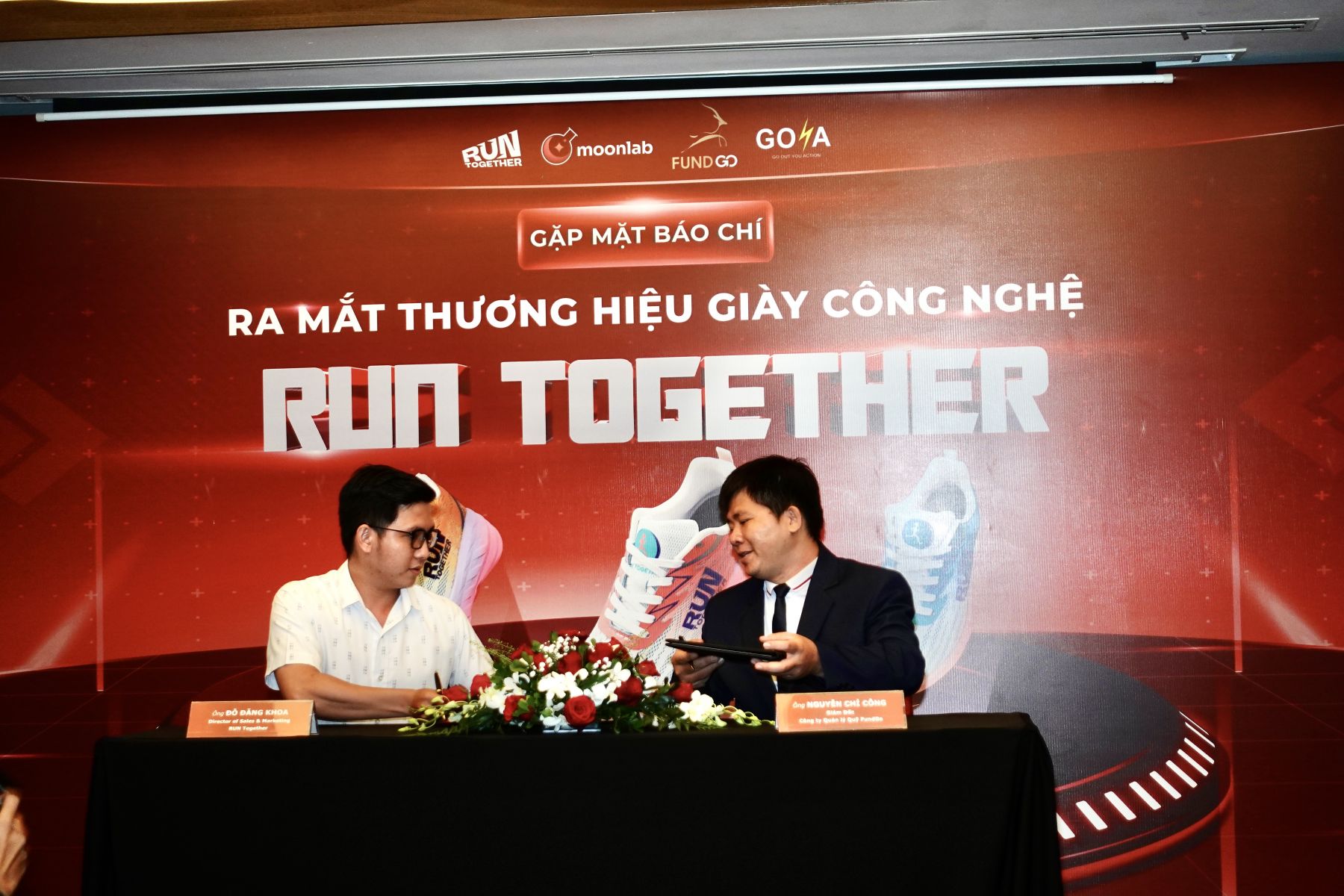 Ra mắt giày công nghệ RUN Together cho người yêu chạy bộ