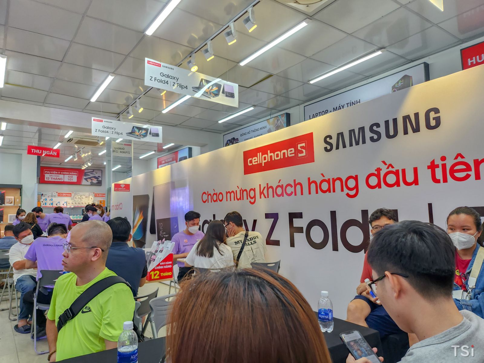 CellphoneS mở bán sớm 1600 suất đặt cọc Galaxy Z Fold4 | Flip4