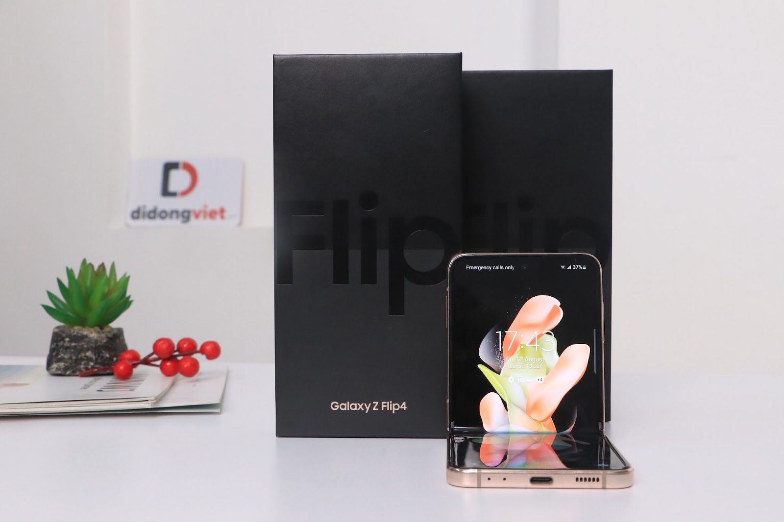 Lên đời Samsung Galaxy Z Fold4 và ZFlip4 chỉ bù từ 4,49 triệu đồng