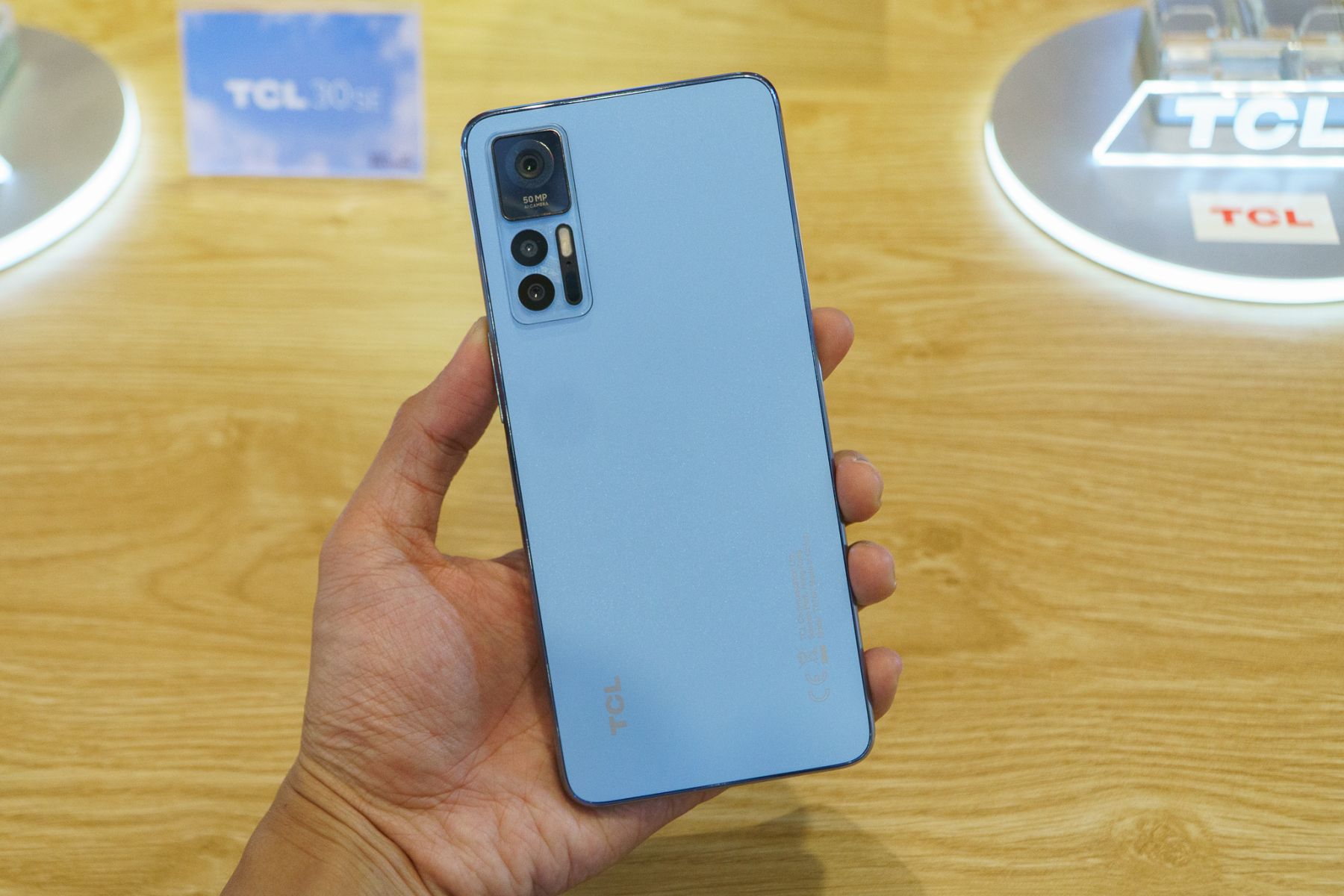 Digiworld phân phối loạt smartphone TCL tại Việt Nam với giá từ 2,49 triệu đồng