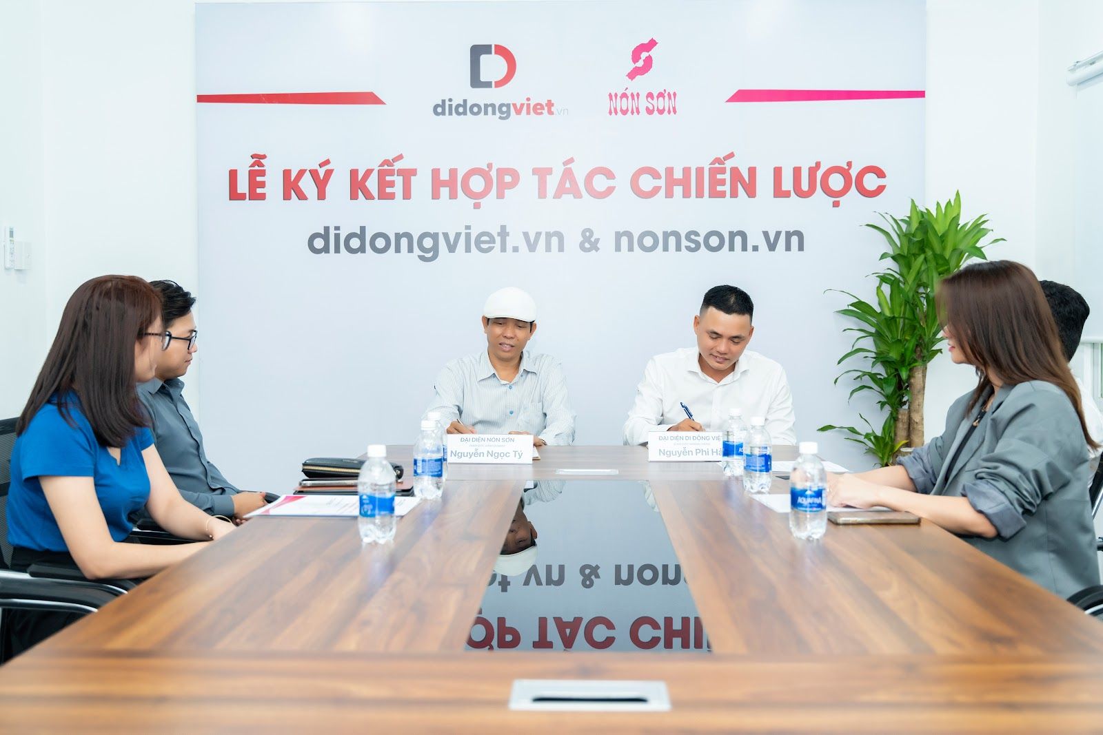 Di Động Việt hợp tác Nón Sơn