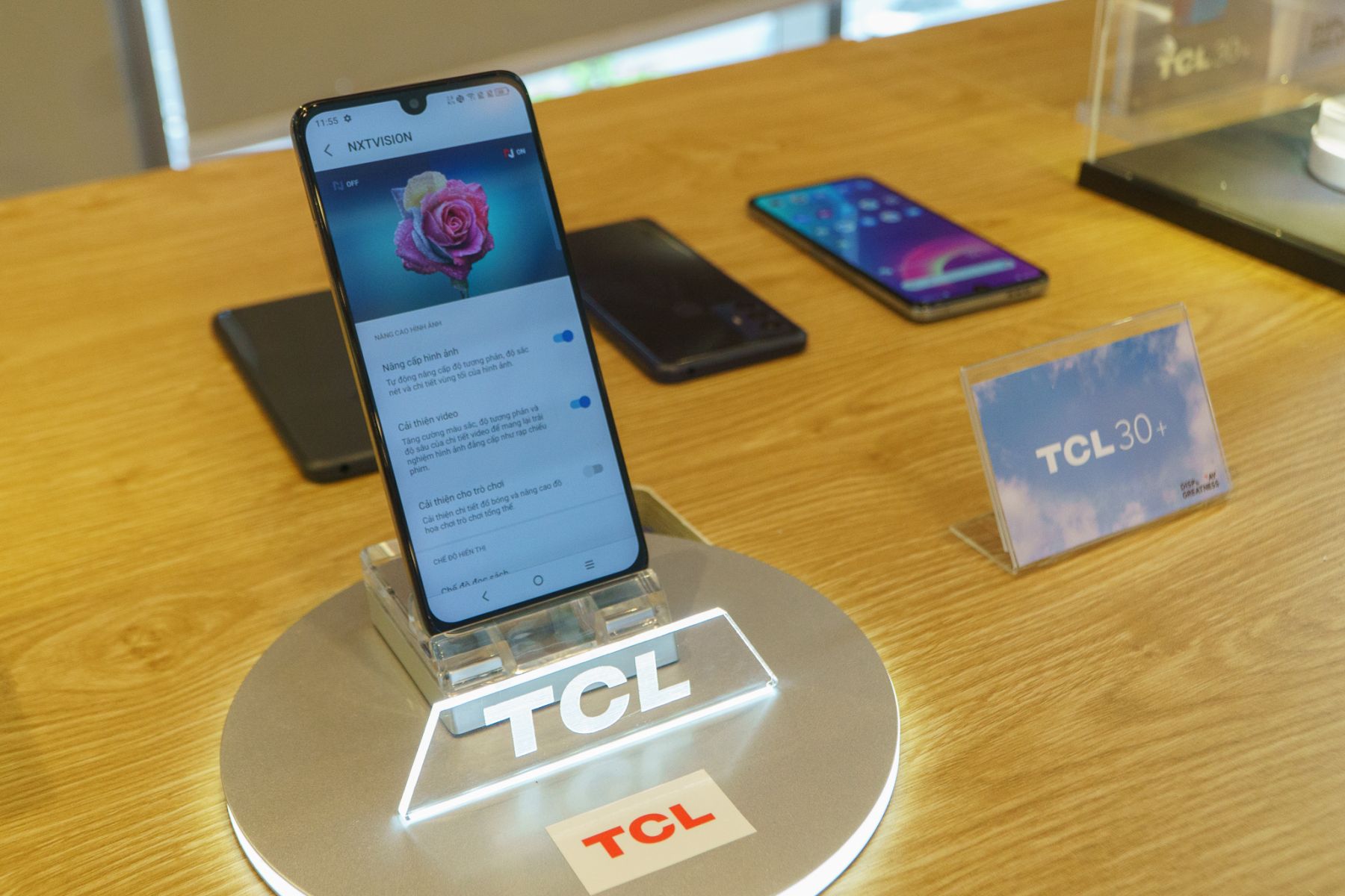 Digiworld phân phối loạt smartphone TCL tại Việt Nam với giá từ 2,49 triệu đồng