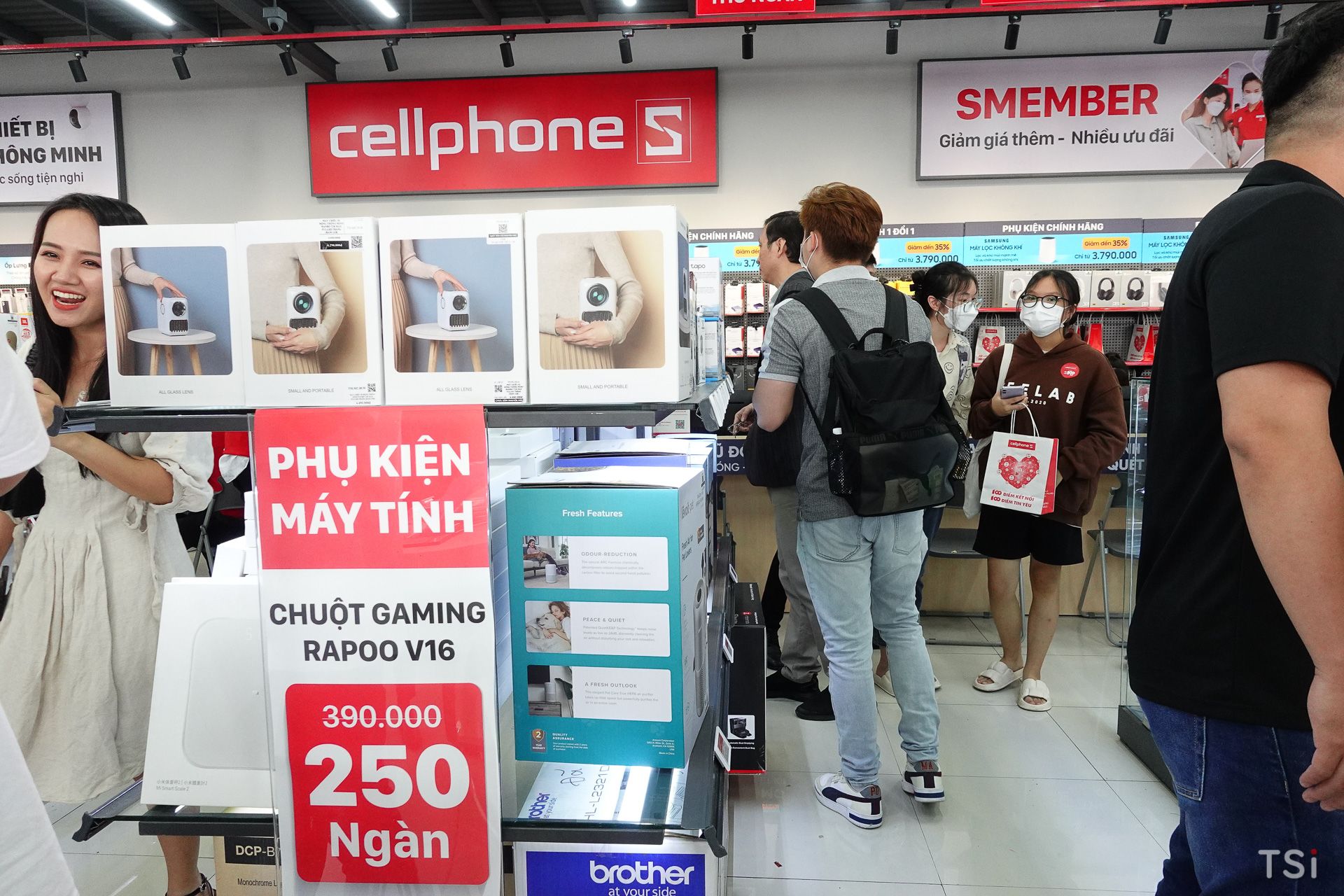 CellphoneS chính thức cán mốc 100 cửa hàng trên toàn quốc