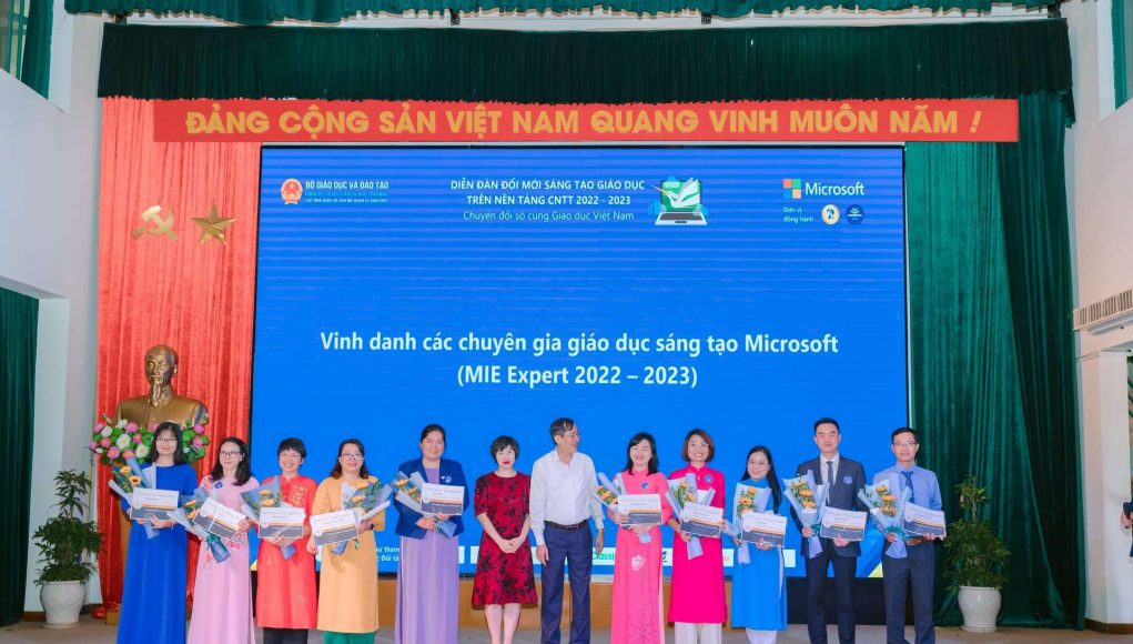 Microsoft đồng hành cùng bộ Giáo Dục & Đào Tạo phát động diễn đàn “đổi mới sáng tạo giáo dục Việt Nam 2022 - 2023”