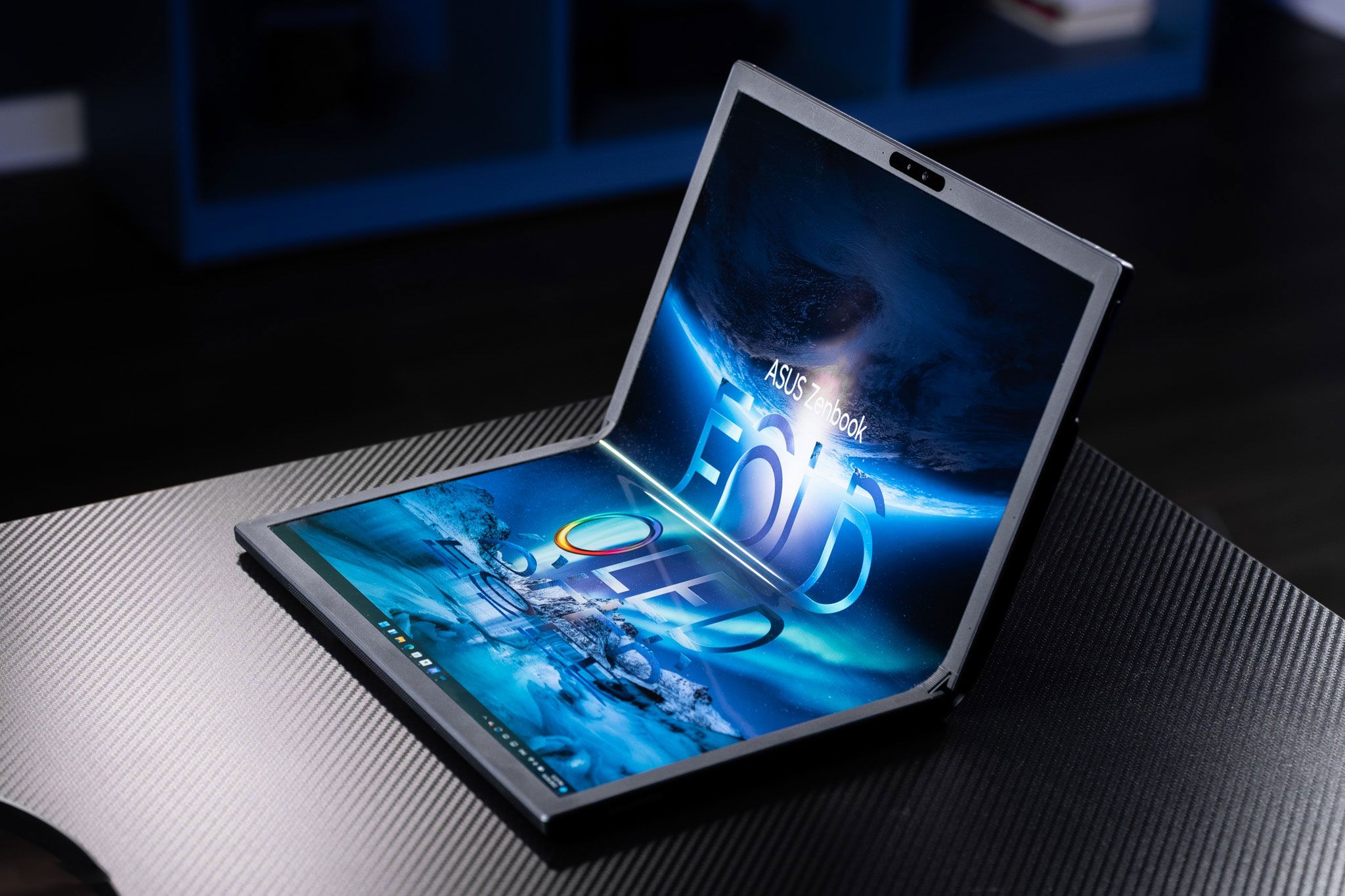 Trải nghiệm ASUS Zenbook 17 Fold OLED giá gần 90 triệu đồng