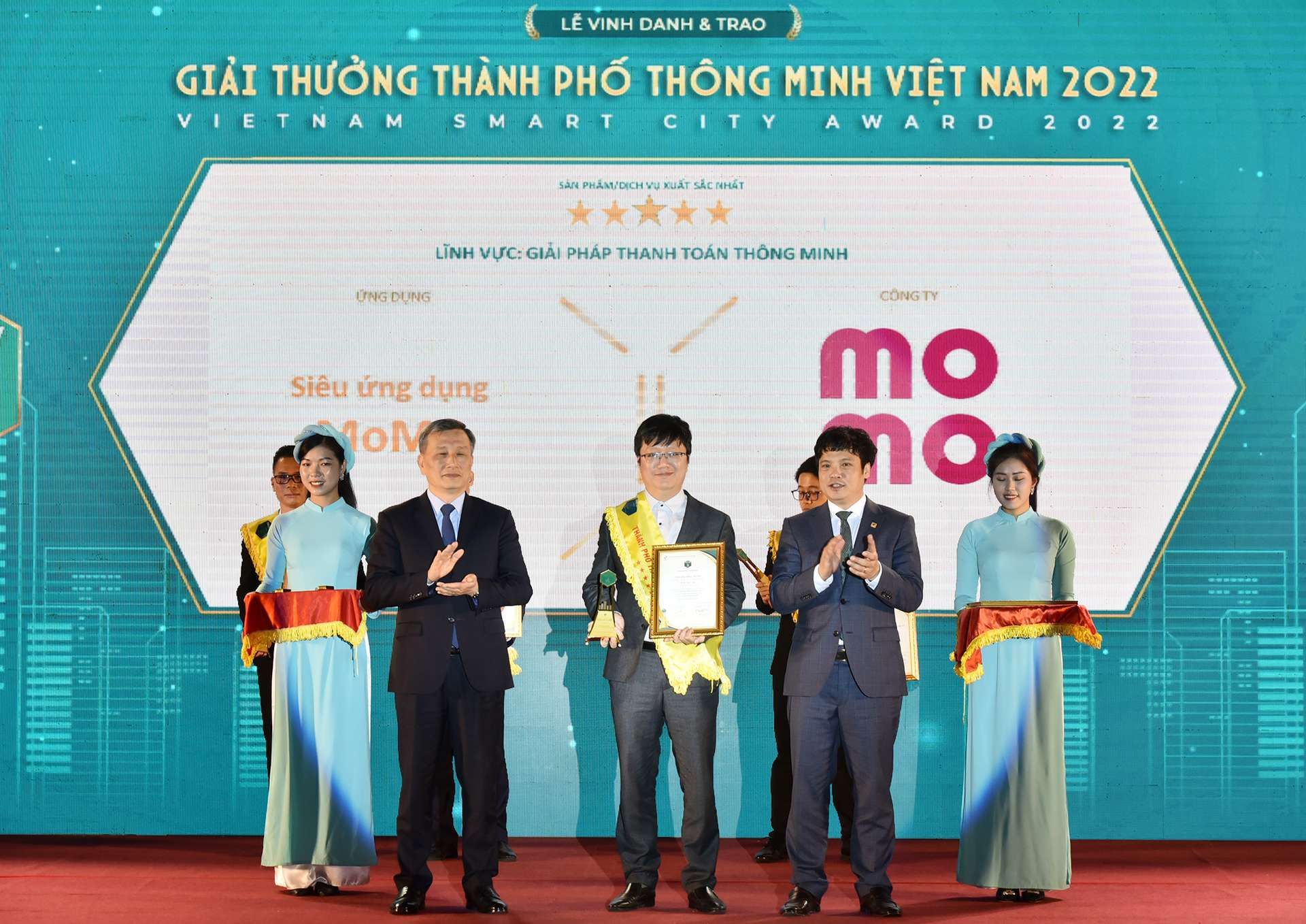 MoMo lần đầu được vinh danh tại Giải thưởng Thành phố thông minh Việt Nam 2022