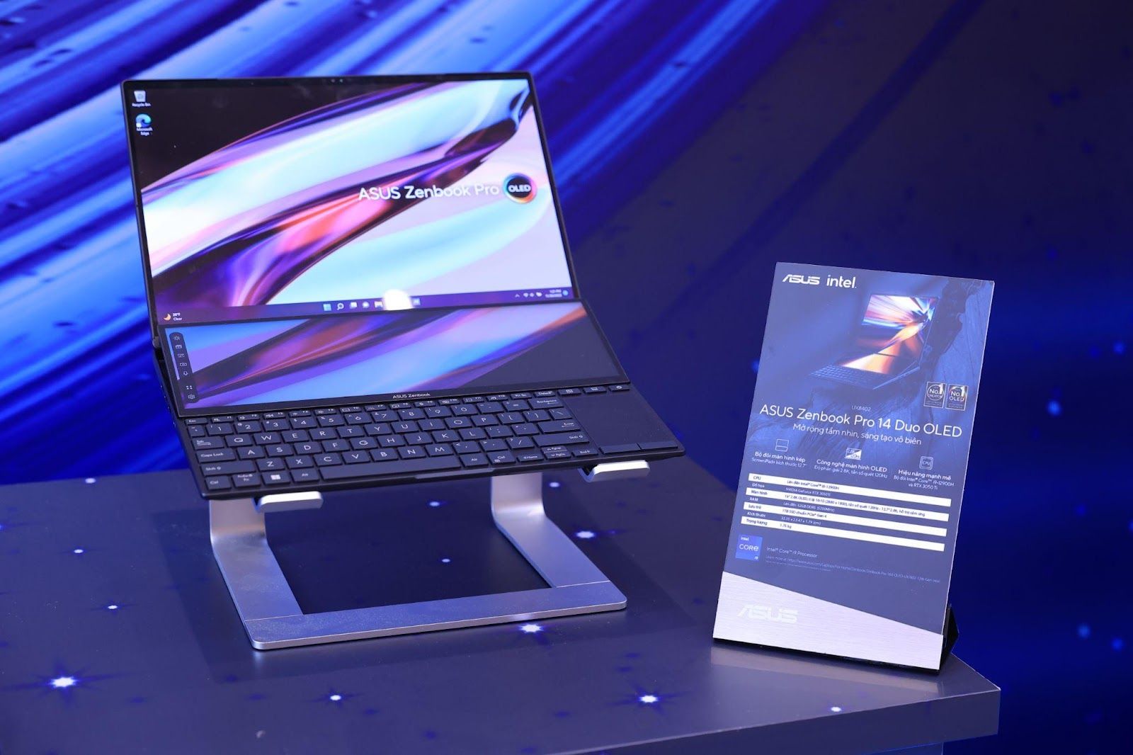 ASUS hợp tác cùng Nghệ sĩ thị giác Tùng Crazy Monkey trong sự kiện ra mắt laptop màn hình gập Zenbook 17 Fold OLED