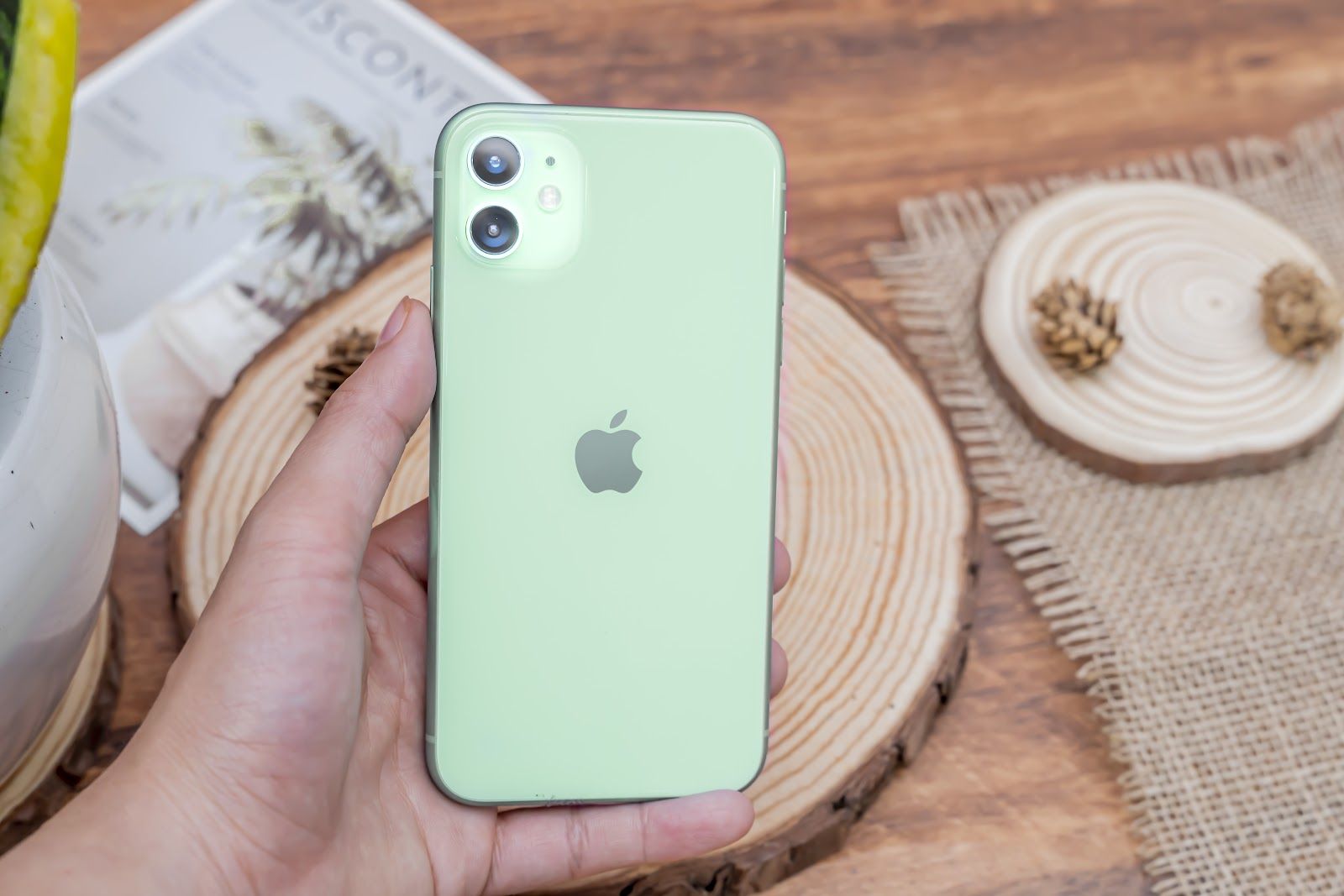 Bảng giá iPhone cuối năm 2022: iPhone 13 VN/A giảm gần 12 triệu đồng, iPhone Xs Max chỉ còn 8,39 triệu đồng