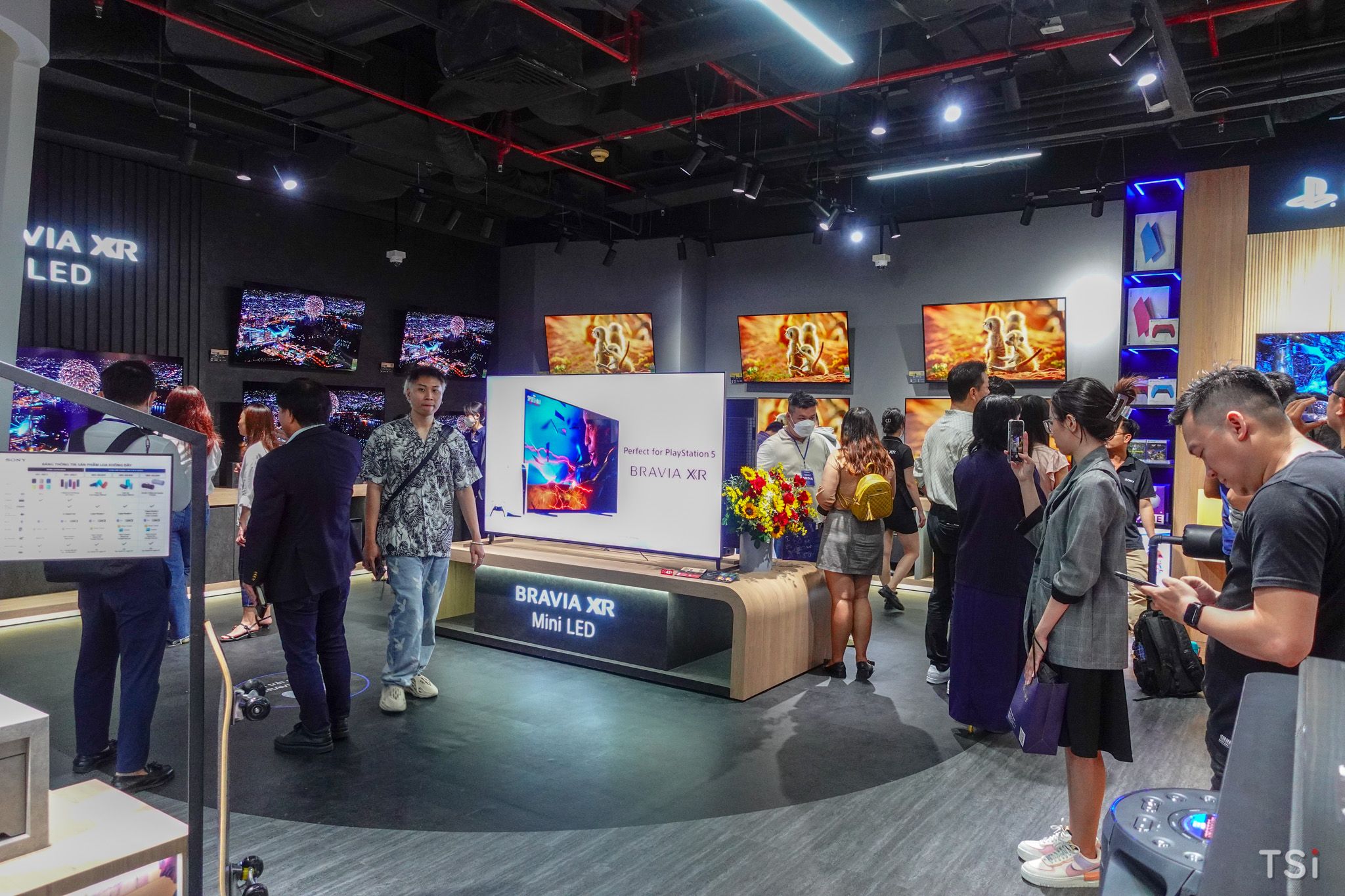 Khai trương Sony Store đầu tiên tại TP.HCM với nhiều quà tặng hấp dẫn