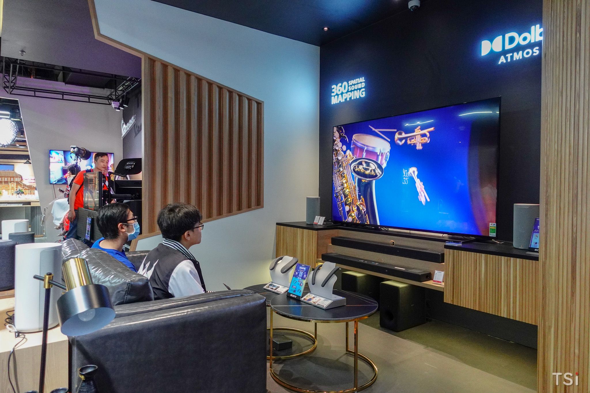 Khai trương Sony Store đầu tiên tại TP.HCM với nhiều quà tặng hấp dẫn