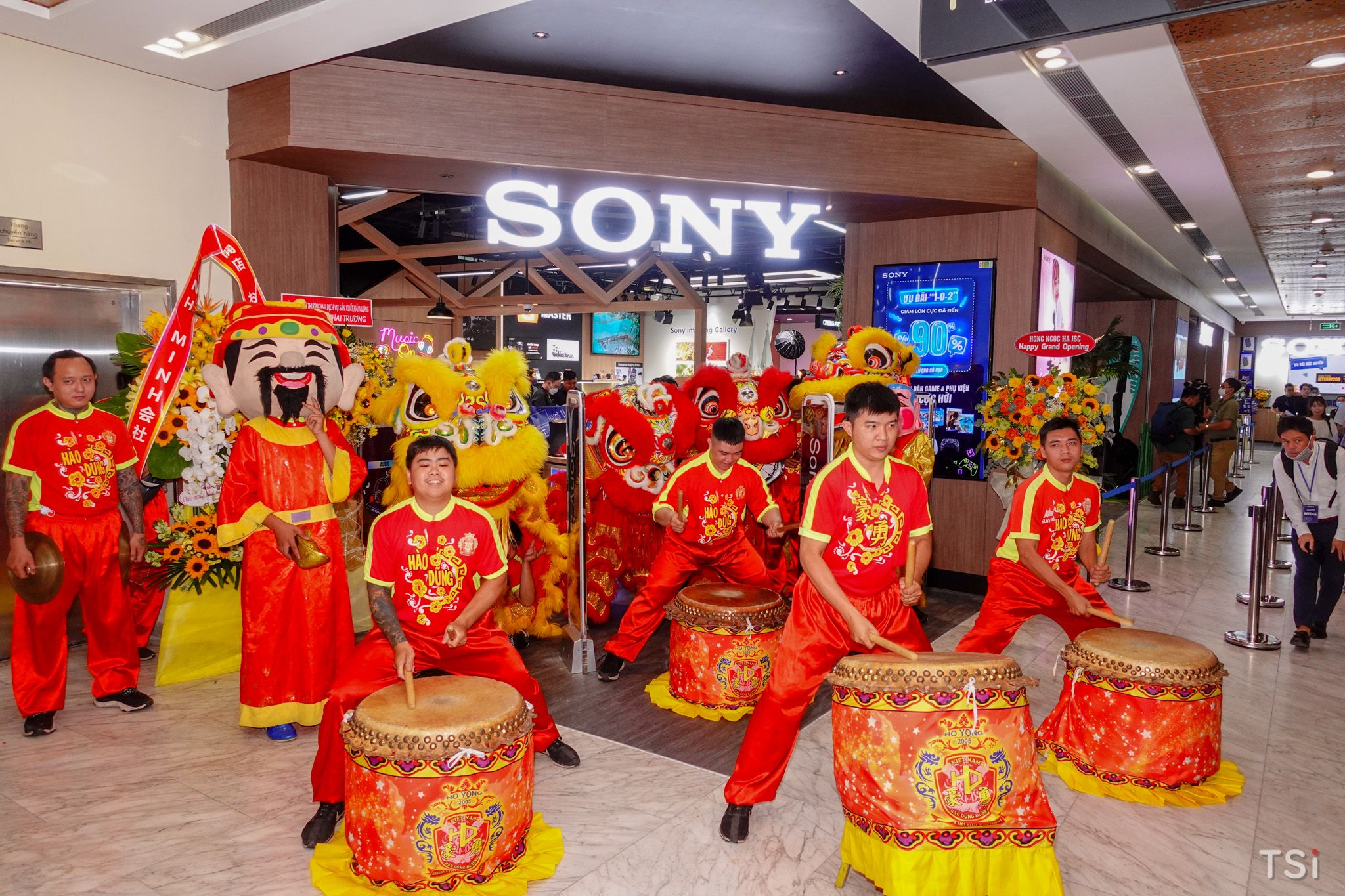 Khai trương Sony Store đầu tiên tại TP.HCM với nhiều quà tặng hấp dẫn