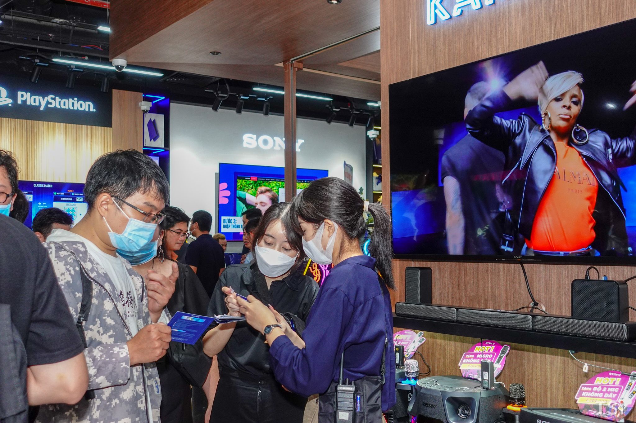 Khai trương Sony Store đầu tiên tại TP.HCM với nhiều quà tặng hấp dẫn